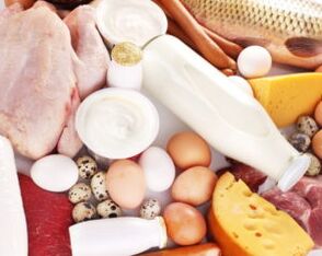 A dieta ceto distínguese pola presenza de pratos abundantes no menú.